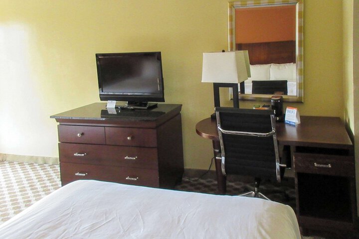 Room 17 of 48