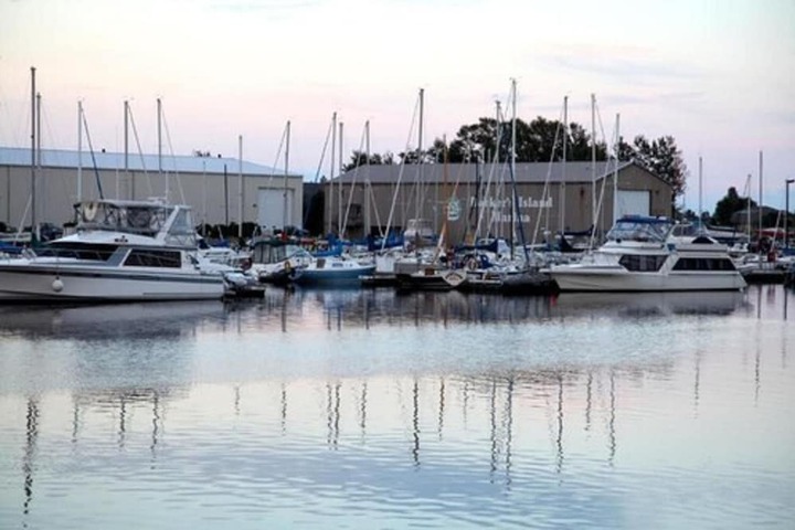 Barkers Island Inn Resort