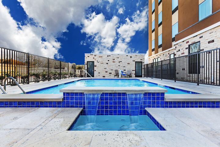 Pool 8 of 85
