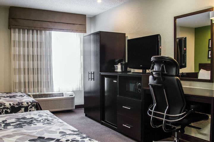 Room 27 of 47