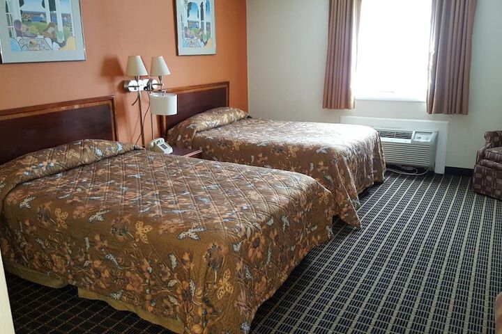 Room 6 of 9