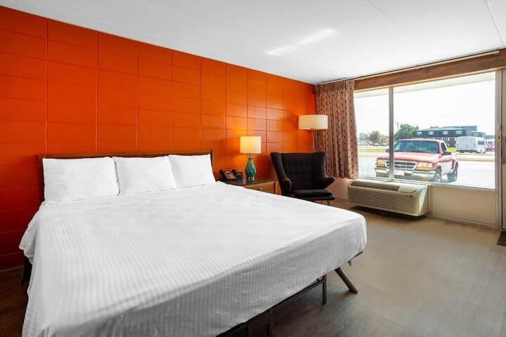 Starved Rock Motor Inn