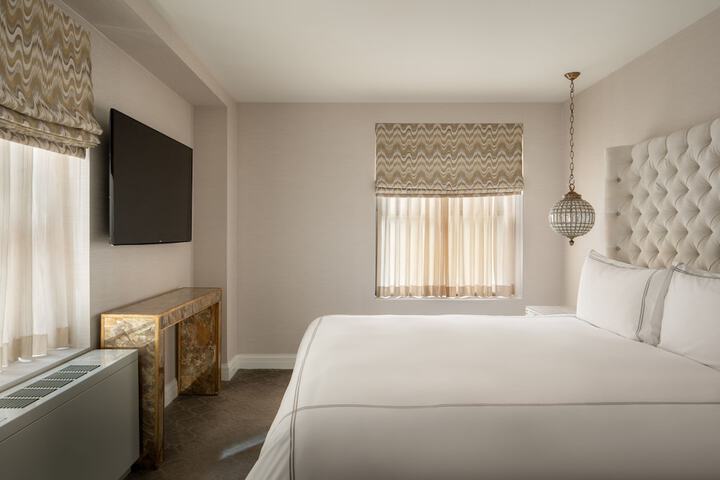 Room 47 of 83
