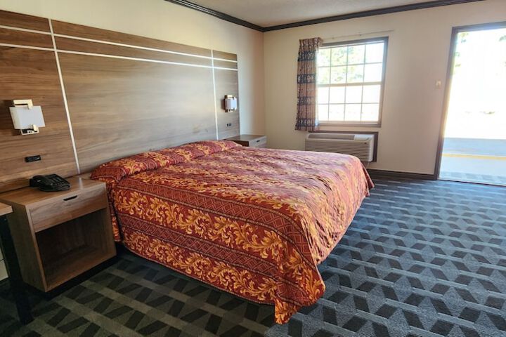 Room 8 of 21