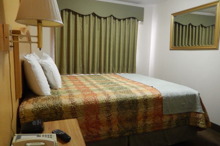 Room 15 of 30