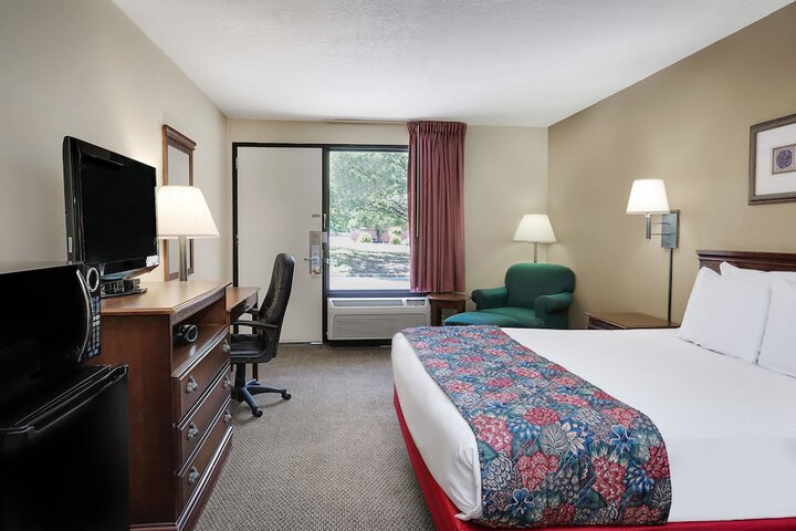 Room 21 of 35