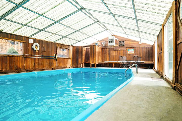 Pool 20 of 142