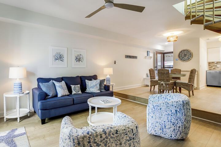 Walk to Shore & Boardwalk: Bethany Beach Retreat