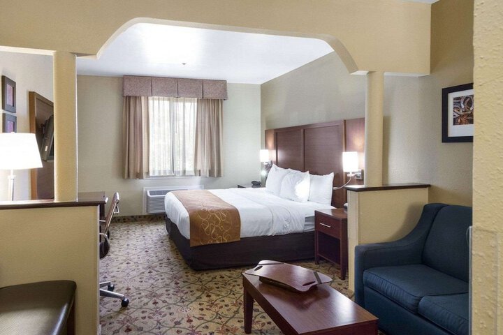 Room 33 of 48
