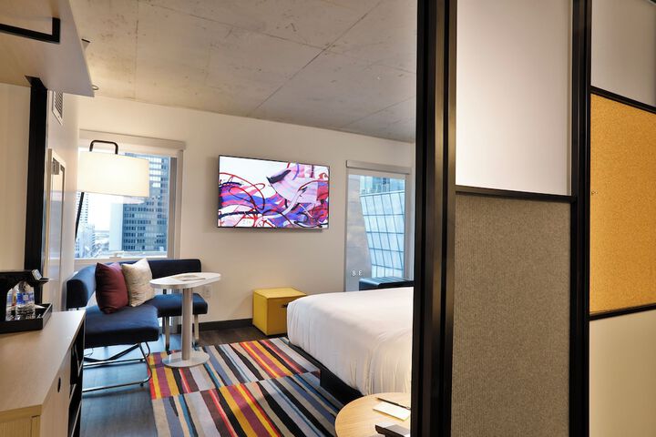 Room 19 of 44
