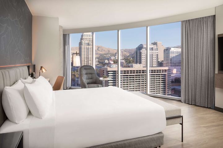 Room 32 of 42