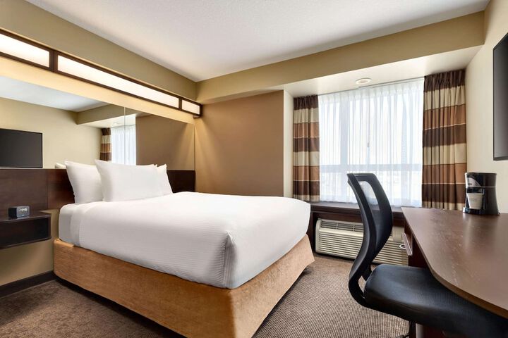 Room 20 of 38