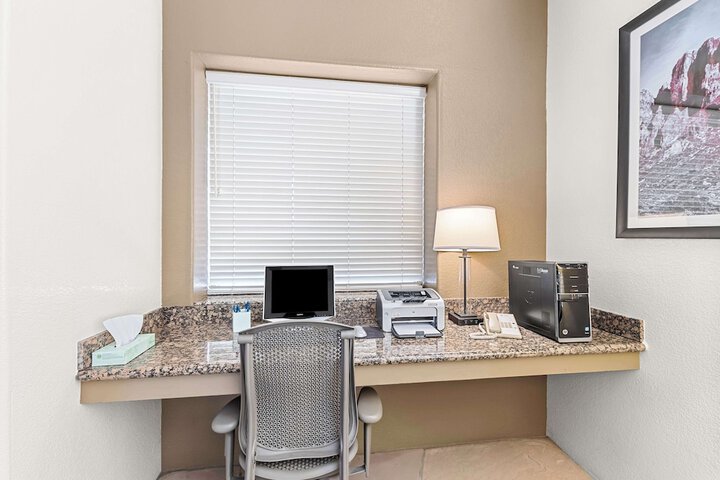 Business Center 29 of 29