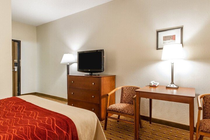 Room 32 of 47