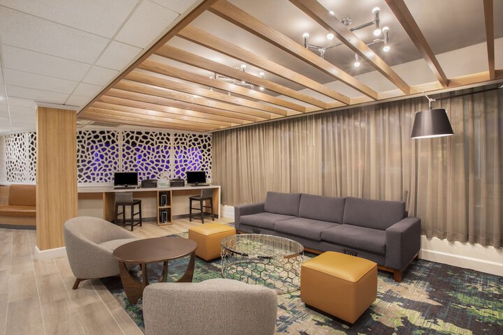 Holiday Inn & Suites Parsippany Fairfield by IHG