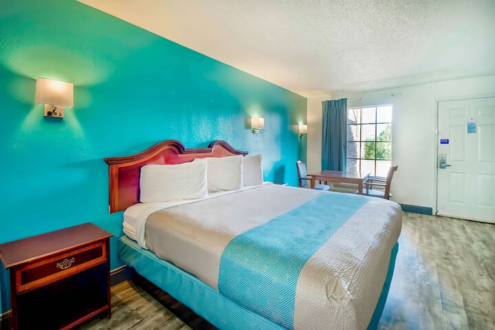 Motel 6 Grand Rivers KY