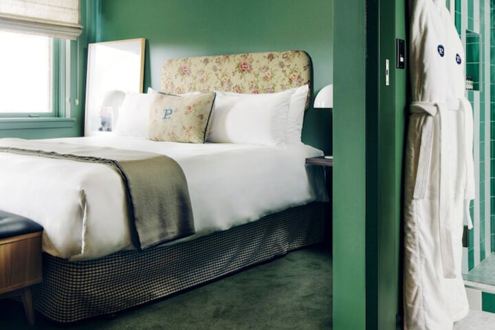 Room 28 of 59