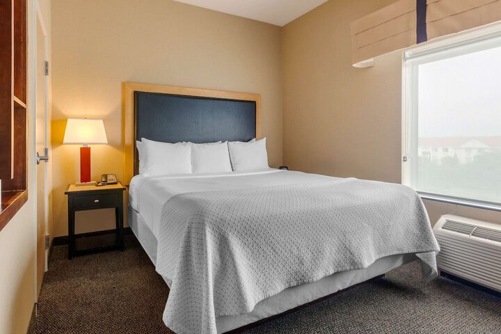 Room 53 of 85