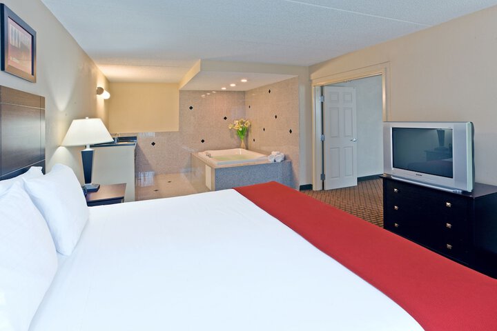 Room 13 of 21
