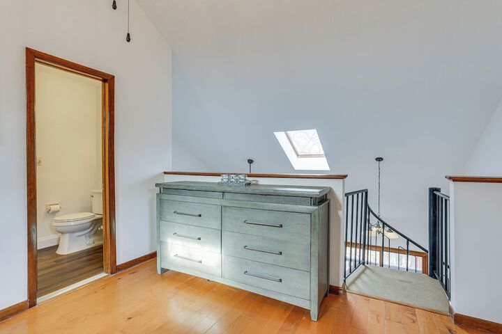 Vernon Township Condo w / Balcony Near Ski Lifts!