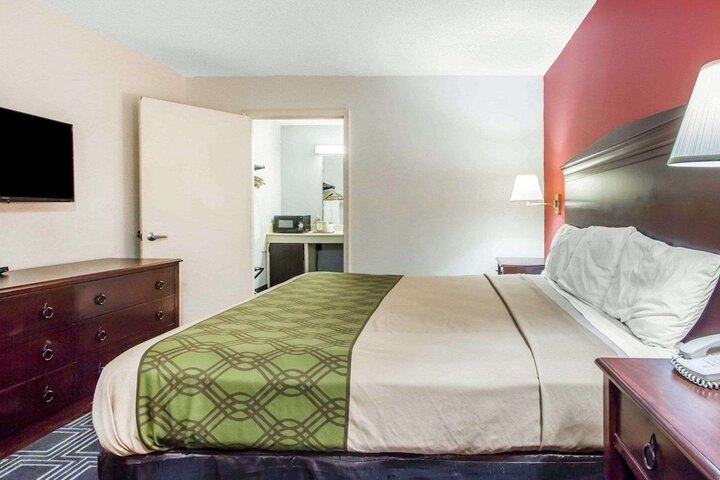 Room 14 of 30