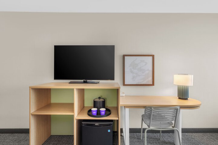 Room 13 of 20