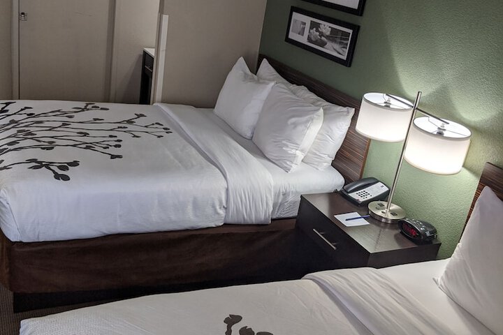 Room 18 of 39