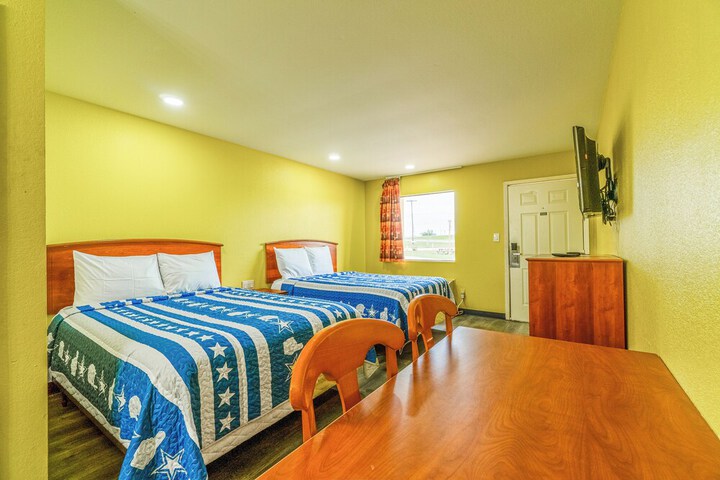 Regency Inn by OYO Rockdale TX
