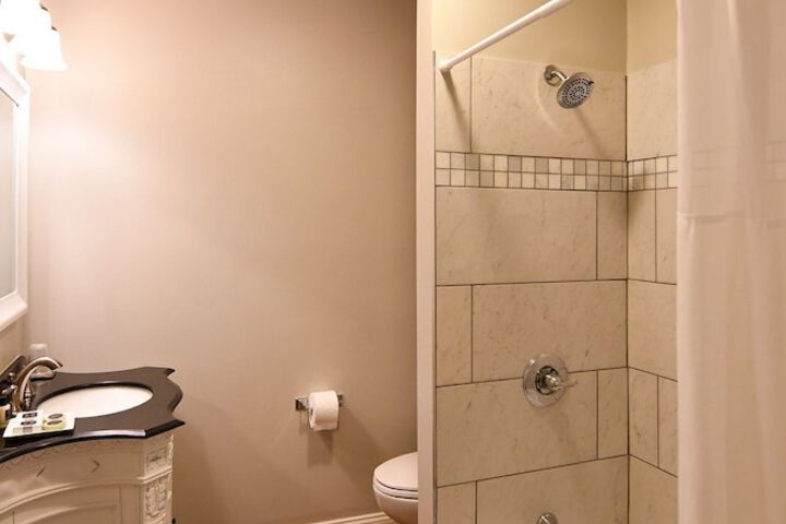 Room 9 of 22