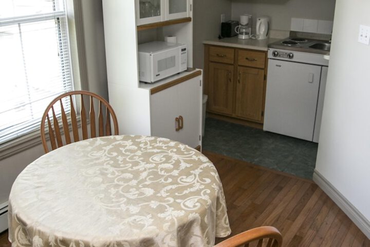 Room 40 of 183