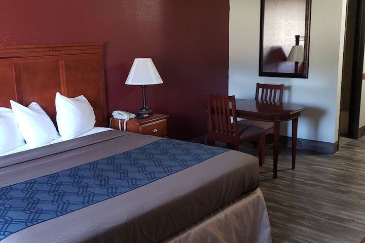Room 10 of 29