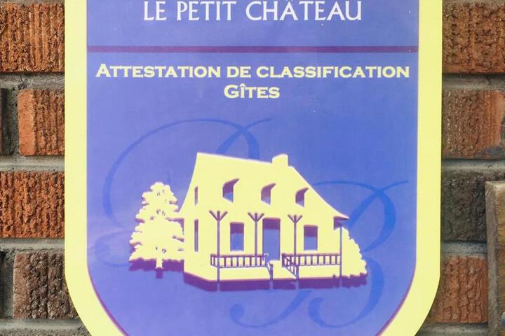 Le Petit Château Montebello B & B
