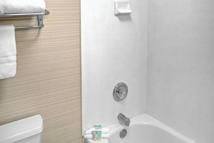 Crystal Inn Hotel & Suites Midvalley