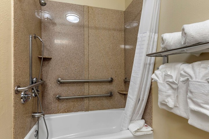 Room 18 of 29