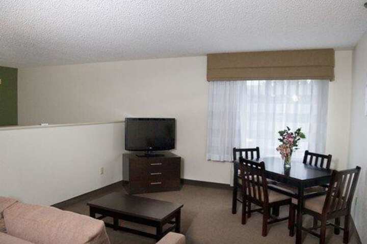 Room 8 of 23