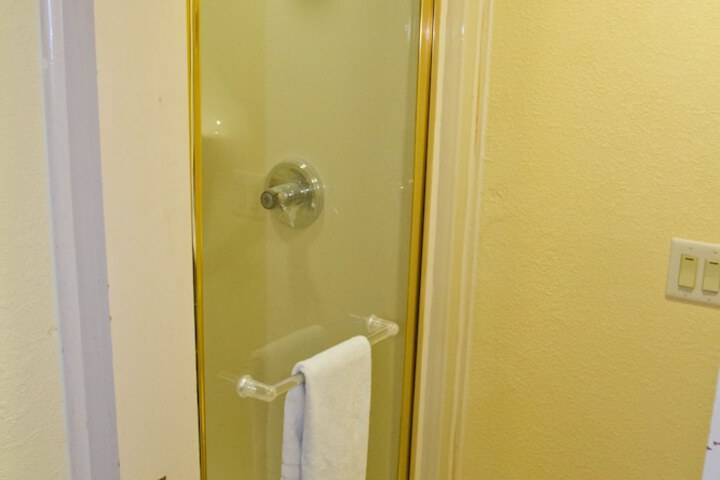 Room 16 of 26