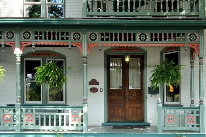 Victorian Loft B & B