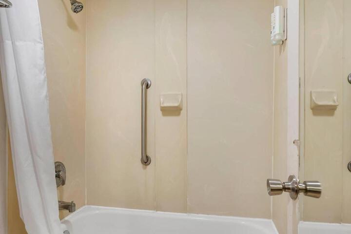 Quality Inn & Suites Easley - Greenville