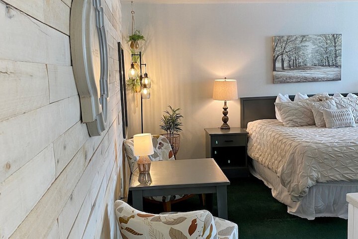 Room 43 of 79