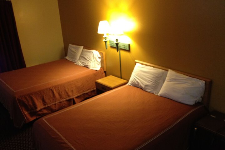 Room 16 of 50