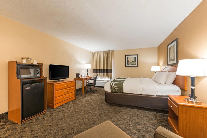 Quality Inn & Suites Portage Central