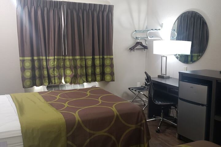 Room 53 of 57