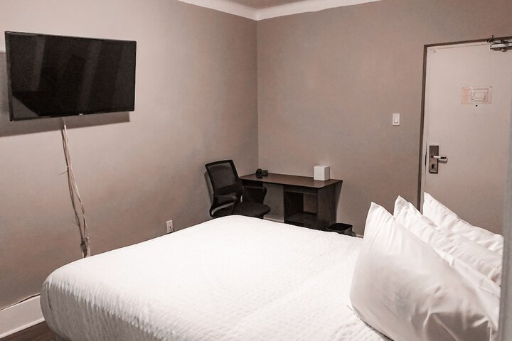 Room 32 of 35