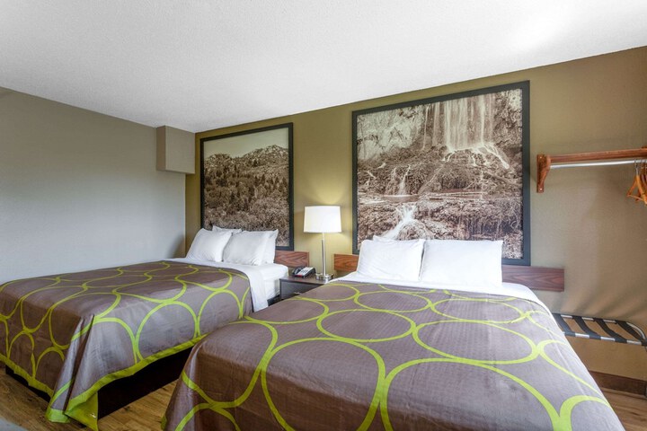 Room 43 of 47