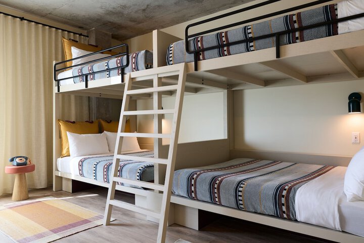 Room 28 of 42