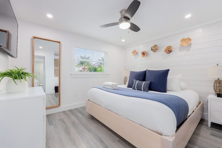 Siesta Key Beach Resort and Suites