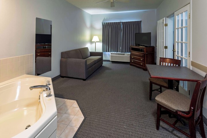 GrandStay Hotel & Suites Hastings