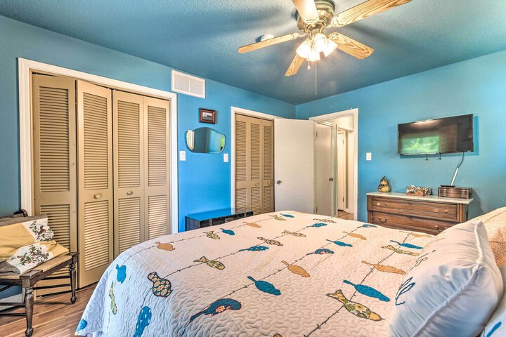 Updated Deck & Dock: Lakefront Home in Hot Springs