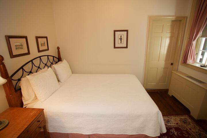Room 11 of 24