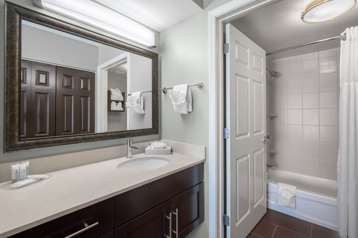 Staybridge Suites Wilmington-Newark by IHG